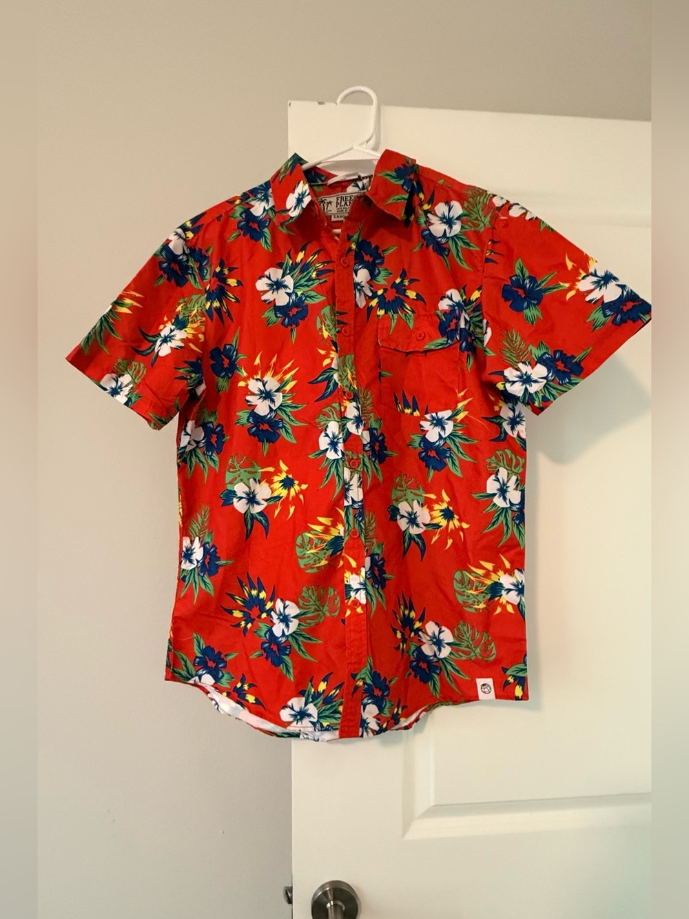 Free Planet Red Hawaiian Floral Short-Sleeve Button-Down Shirt